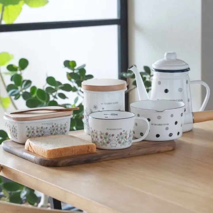 Maison Ghibli Beurrier émail avec couvercle bois Noiraudes 500ml - Mon Voisin Totor