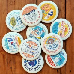Maison Ghibli Collection de badges vintage 1 badge Mystere - Kiki la petite sorcièr