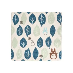 Maison Ghibli Coussin Totoro Feuilles Bleues et Vertes 45x45 cm - Mon Voisin Totoro