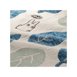Maison Ghibli Coussin Totoro Feuilles Bleues et Vertes 45x45 cm - Mon Voisin Totoro