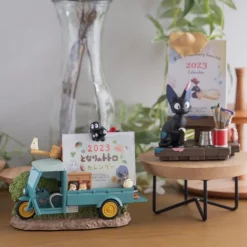 Maison Ghibli Diorama Jiji Chevalet et calendrier - Kiki la petite sorcière