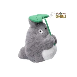 Maison Ghibli Peluche Nakayoshi Totoro Gris avec feuille - Mon Voisin Totoro