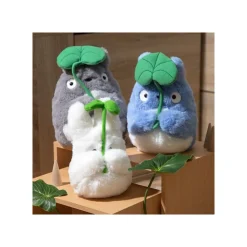 Maison Ghibli Peluche Nakayoshi Totoro Bleu avec feuille - Mon Voisin Totoro