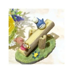 Maison Ghibli Statue Balancoire Mei Et Totoro Bleu Et Blanc  - Mon Voisin Totoro