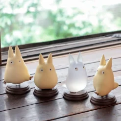 Maison Ghibli Statuette Totoro blanc marchant - Mon Voisin Totoro