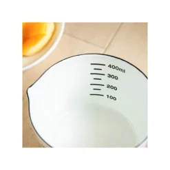Maison Ghibli Tasse à mesurer émail Noiraudes 450ml - Mon Voisin Totoro